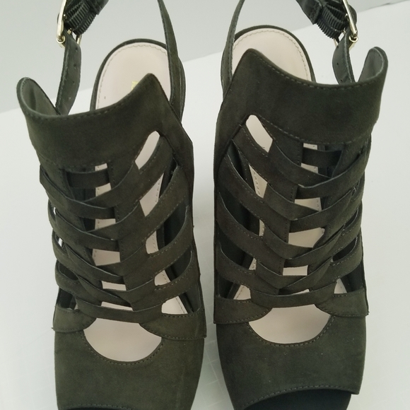 BAR III Nerisa Block Heel Platform Sandal - Picture 2 of 5